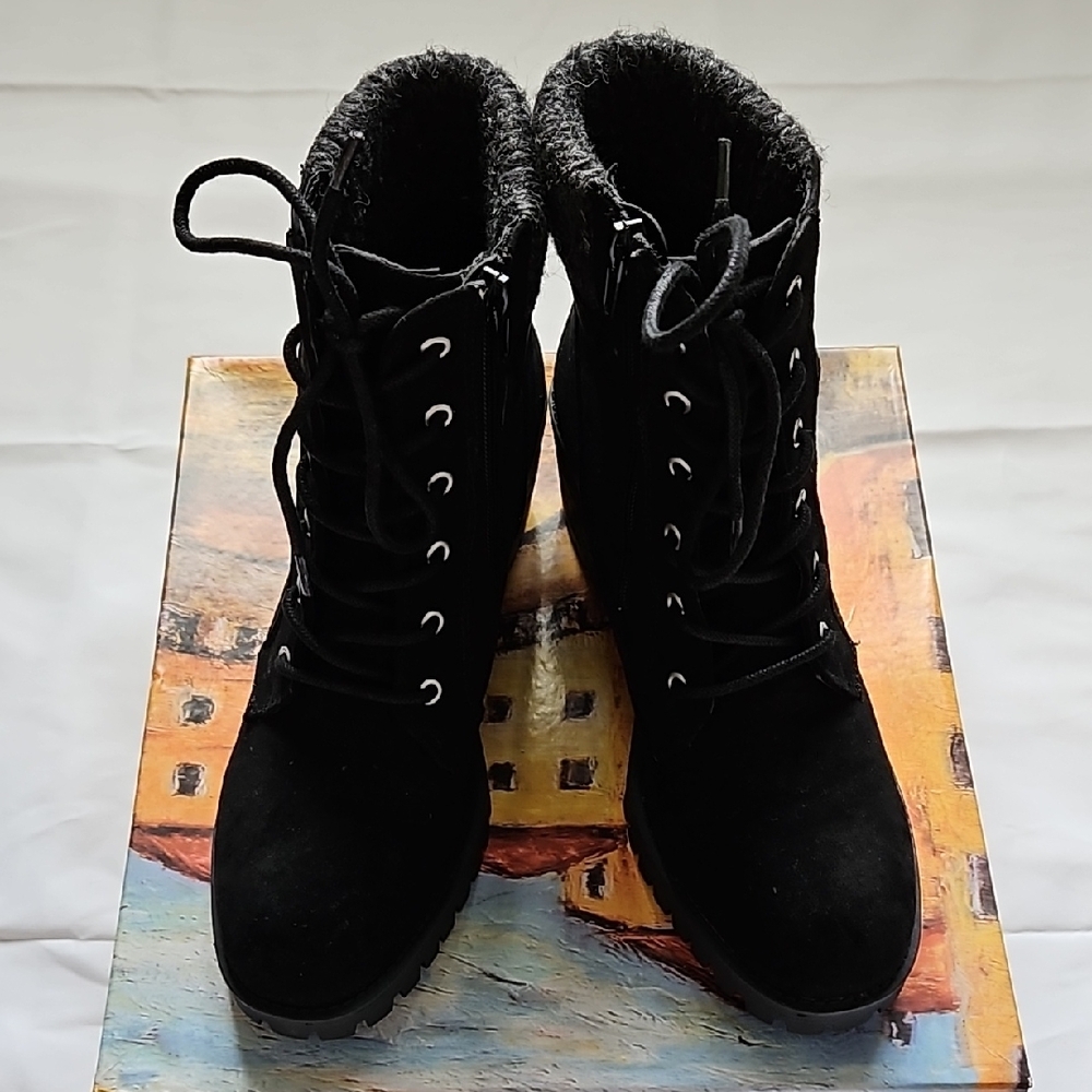Bella Vita Women's Black Lace-Up Boots